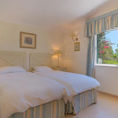 فيلة Casa Ancoradouro لاغوس
