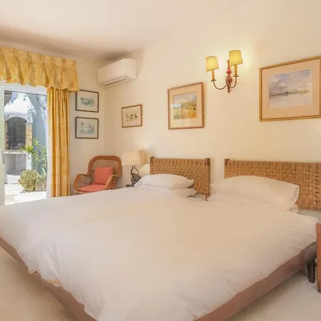 Casa Ancoradouro * لاغوس